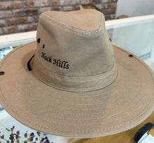 Load image into Gallery viewer, Foldable Black Hills Aussie Hat
