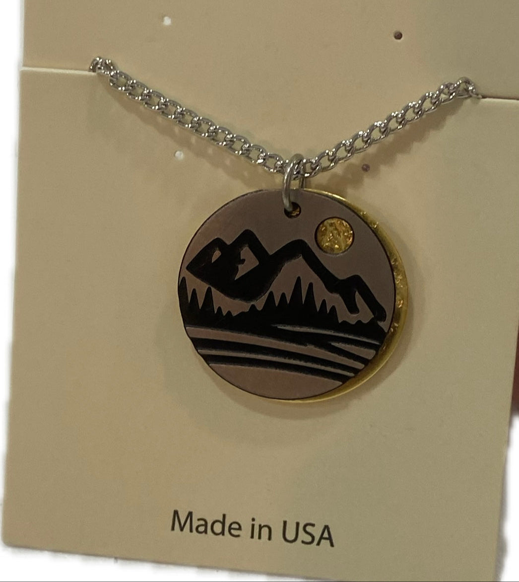 Two Tone Mnt Disc Necklace